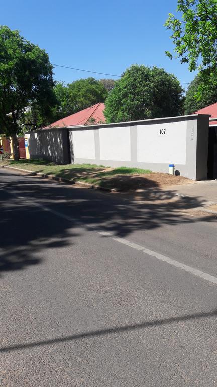Valley Guest House Pretoria-Noord Exterior foto